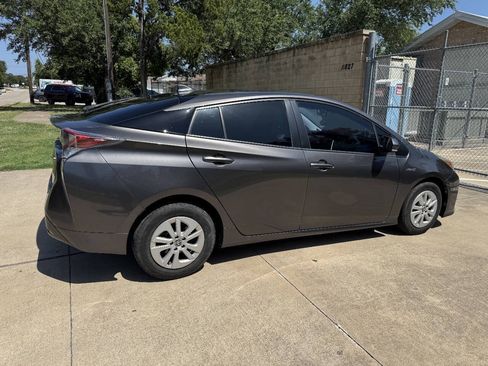 Used 2016 Toyota Prius Two FWD image 13