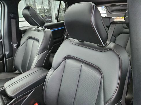 Used 2025 Jeep Wagoneer S Limited image 14