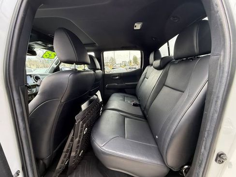 Used 2023 Toyota Tacoma TRD Sport w/ TRD Premium Sport Package image 6