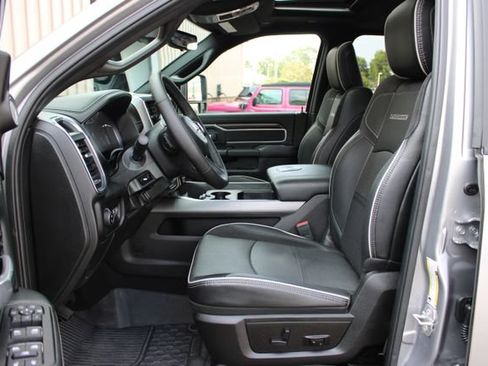 Used 2025 RAM 2500 Laramie AWD/4WD image 14