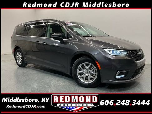 Used 2023 Chrysler Pacifica Touring-L FWD image 1