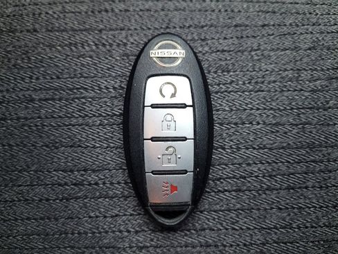 Used 2022 Nissan Rogue SV FWD image 32