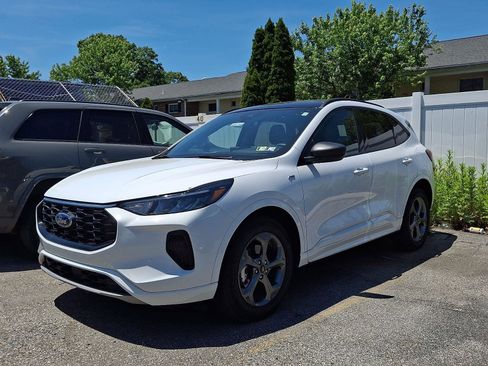 Certified 2023 Ford Escape ST-Line w/ Tech Pack #1 AWD/4WD image 3
