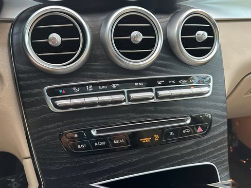 Used 2018 Mercedes-Benz GLC 300 4MATIC image 23