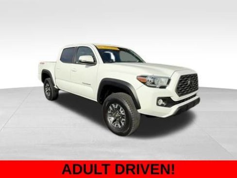 Used 2023 Toyota Tacoma TRD Off-Road image 2