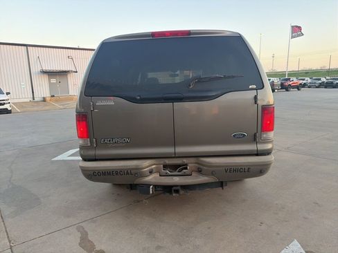 Used 2005 Ford Excursion Limited image 4