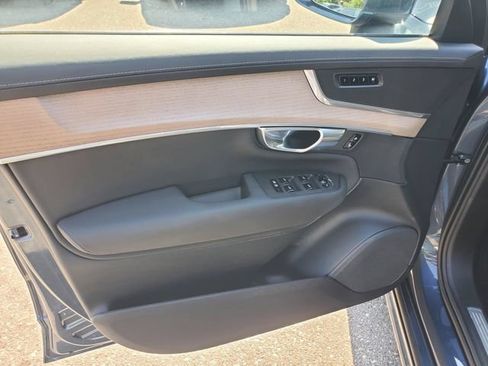 Certified 2025 Volvo XC90 B6 Plus AWD/4WD image 10