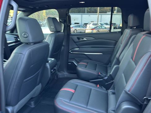 New 2026 Chevrolet Traverse RS w/ LPO, Floor Liner Package FWD image 9