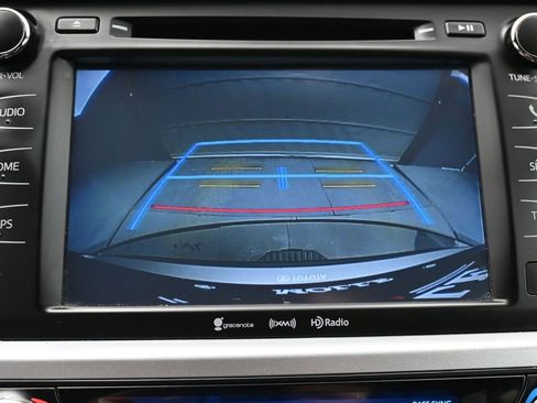 Used 2016 Toyota Highlander XLE image 14