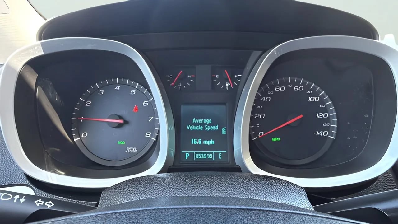Used 2011 Chevrolet Equinox LT FWD image 11