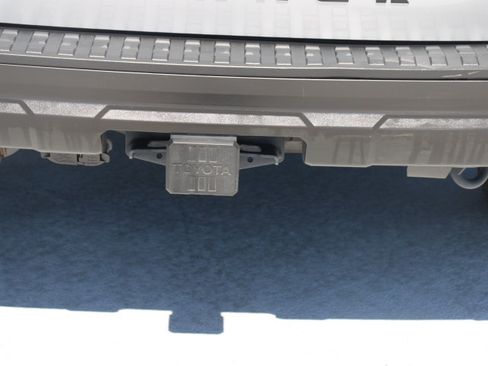 Certified 2025 Toyota 4Runner SR5 AWD/4WD image 5