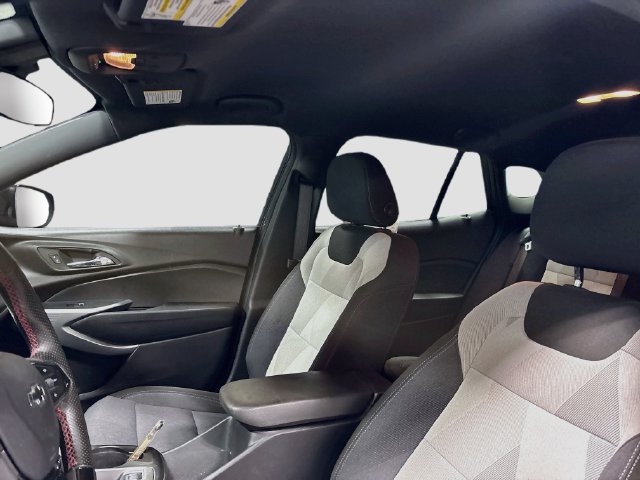 Used 2024 Chevrolet Trax RS FWD image 18