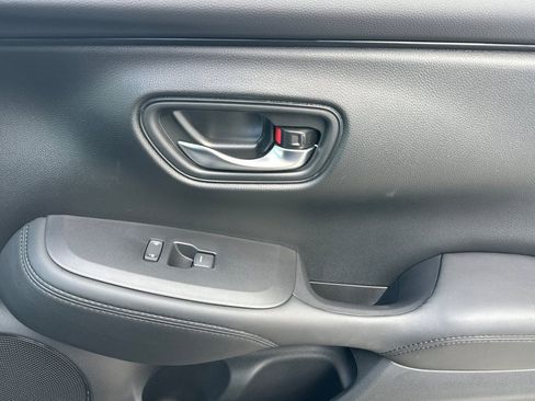Certified 2026 Honda HR-V LX image 20