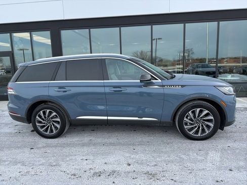 New 2025 Lincoln Aviator Premiere image 2