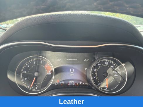 Used 2019 Jeep Cherokee Limited AWD/4WD image 15
