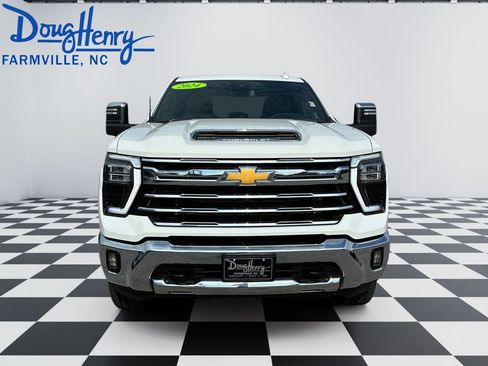 Used 2024 Chevrolet Silverado 2500 LTZ w/ LTZ Convenience Package AWD/4WD image 8