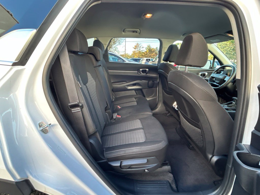 Certified 2026 Kia Sorento LX FWD image 22