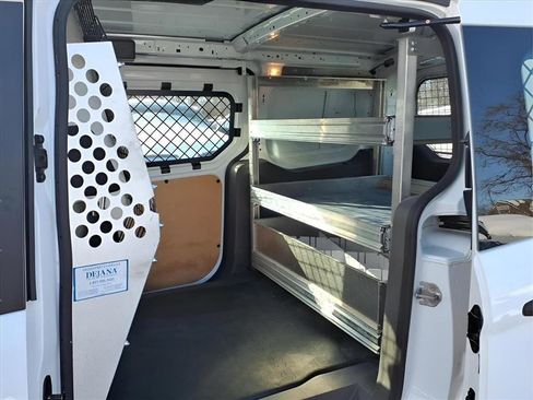 Used 2023 Ford Transit Connect XLT image 24