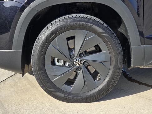 Used 2025 Volkswagen Taos S w/ Taos MDO Package FWD image 13