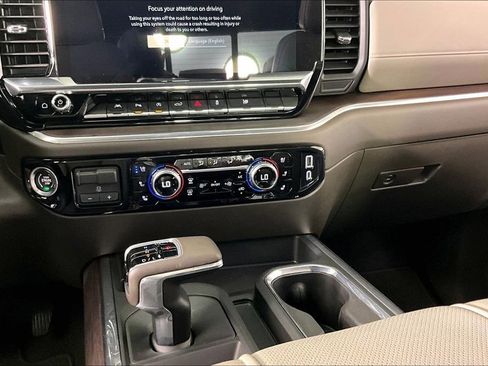 Used 2026 GMC Sierra 1500 SLT w/ SLT Premium Plus Package AWD/4WD image 9