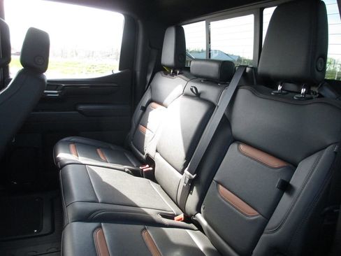 Used 2023 GMC Sierra 1500 AT4 w/ Technology Package image 24