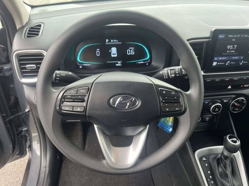 Certified 2026 Hyundai Venue SE FWD image 15