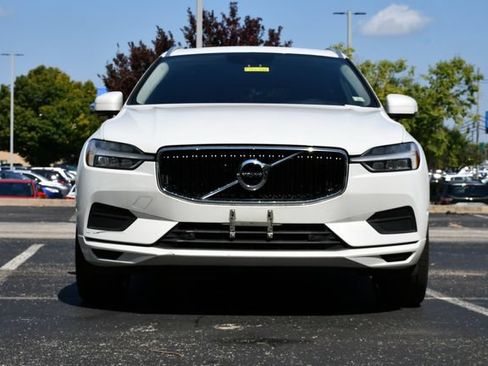 Used 2018 Volvo XC60 T5 Momentum w/ Vision Package AWD/4WD image 2