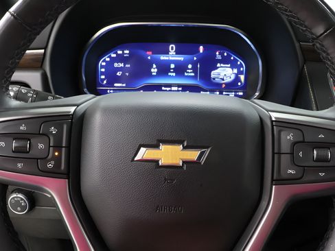 Used 2024 Chevrolet Tahoe Premier AWD/4WD image 13