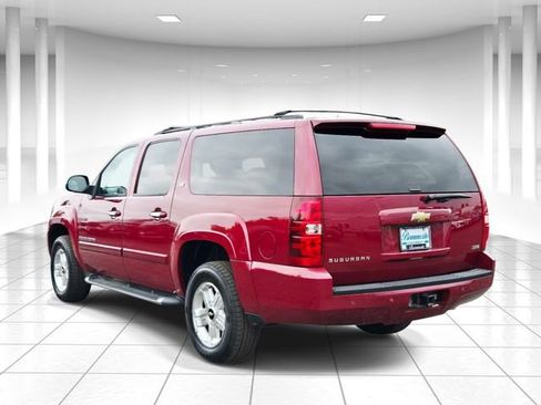 Used 2007 Chevrolet Suburban LT w/ LT Preferred Equipment Group AWD/4WD image 3