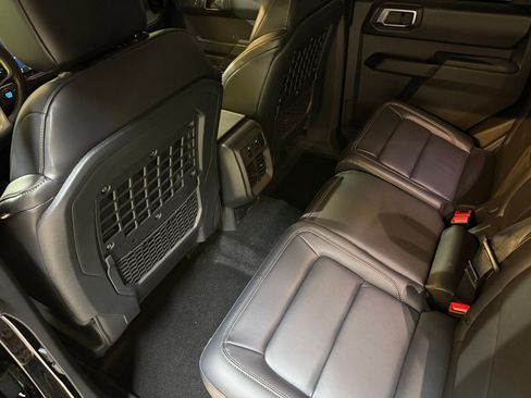 Used 2025 Ford Bronco Badlands image 45