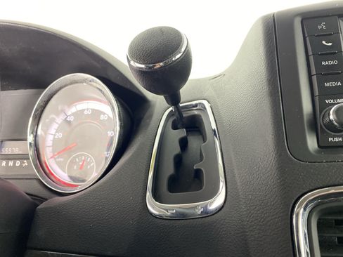 Used 2018 Dodge Grand Caravan SE w/ UConnect Hands-Free Group FWD image 24