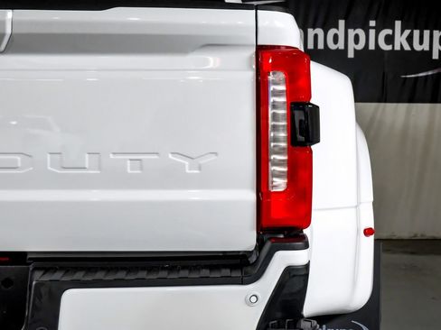 Used 2024 Ford F350 Lariat w/ FX4 Off-Road Package image 41