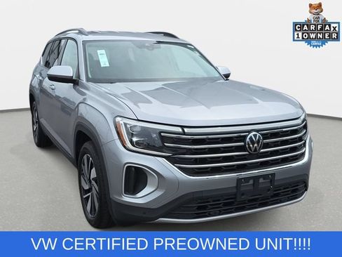 Used 2025 Volkswagen Atlas SE AWD/4WD image 3