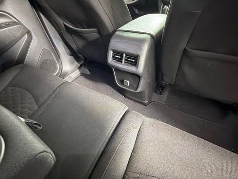 Used 2018 Chevrolet Equinox LT FWD image 29