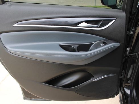 Used 2022 Buick Enclave Premium FWD image 5