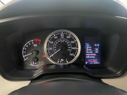Used 2022 Toyota Corolla LE image 18