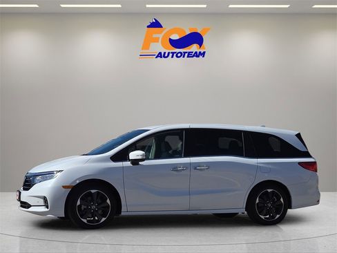 Used 2024 Honda Odyssey Elite image 2