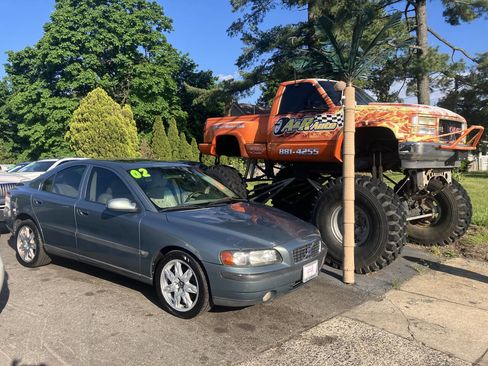 Used 2002 Volvo S60 2.4T AWD/4WD image 2