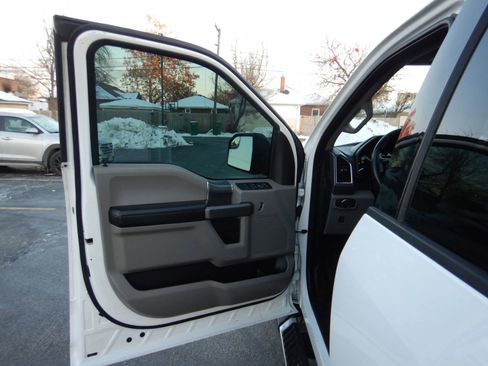 Used 2017 Ford F150 XLT w/ Equipment Group 301A Mid image 10