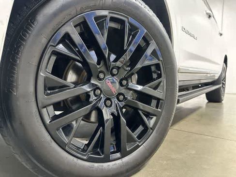 Used 2021 GMC Yukon XL Denali w/ Denali Premium Package RWD image 27