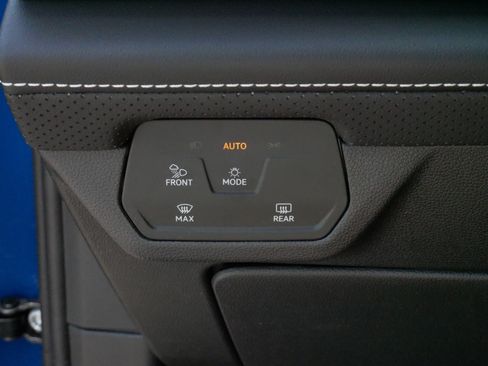Used 2025 Volkswagen Atlas SE AWD/4WD image 27