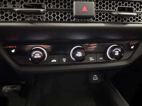 Certified 2025 Honda HR-V Sport image 34