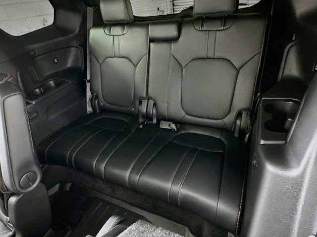 Used 2025 Honda Pilot TrailSport image 12