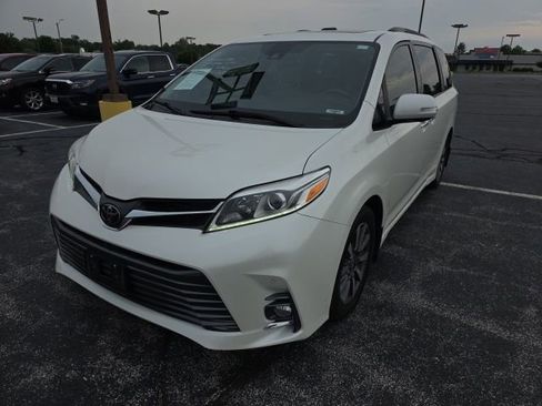 Used 2020 Toyota Sienna Limited Premium FWD image 1