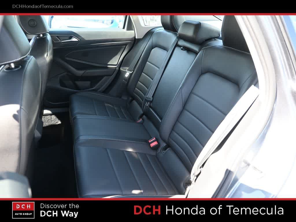 Used 2024 Volkswagen Jetta SE FWD image 19