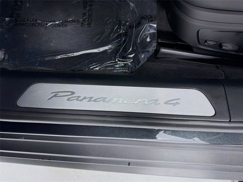 New 2025 Porsche Panamera 4 image 7