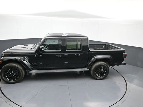 Used 2022 Jeep Gladiator Overland image 42