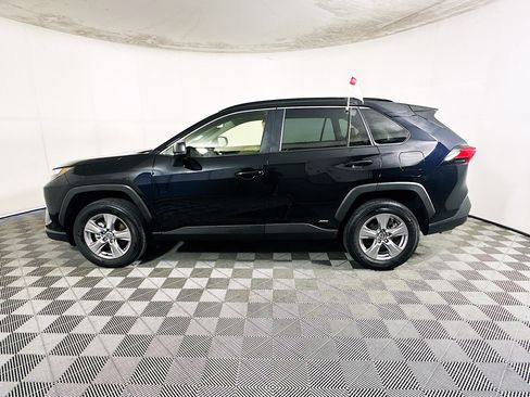 Certified 2025 Toyota RAV4 LE AWD/4WD image 6