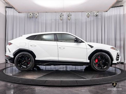Used 2019 Lamborghini Urus AWD/4WD image 13