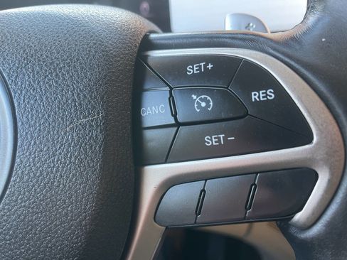 Used 2014 Jeep Grand Cherokee Limited image 23